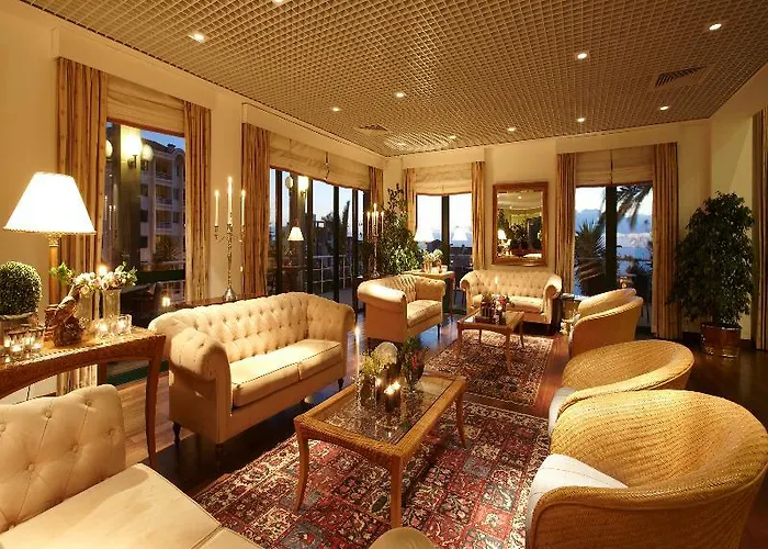 Escola Hotel Funchal (Madeira)