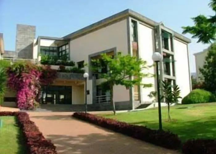 Escola Hotel Funchal (Madeira)