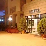 فندق Escola 4*