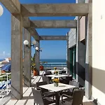 Escola 4* فونشال